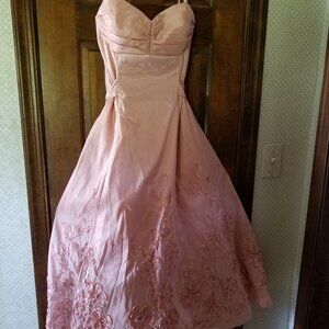 ONYX NITE ''ROMANTIC'' FORMAL TEA LENGTH DRESS--SIZE 8🌹MADE IN USA